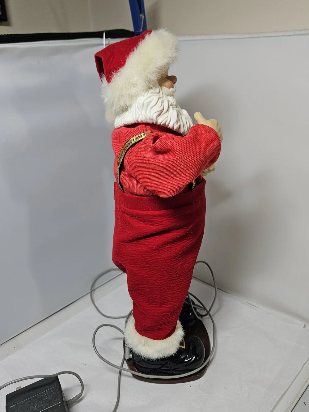 Musical Dancing Santa Claus Doll Christmas Decor.